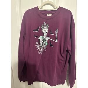 Living Fully by Mallory Ervin Queen of Halloween Sweatshirt 2 XL